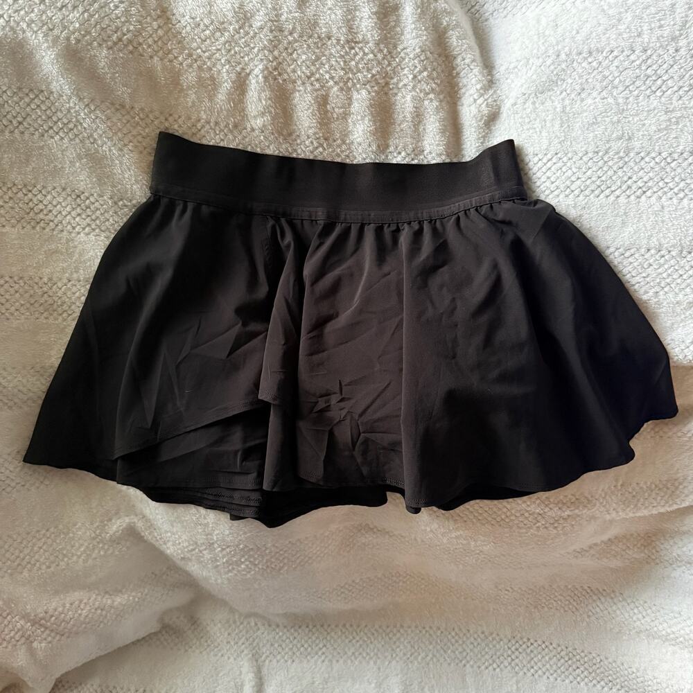NWOT new Lululemon black tennis skirt size 10